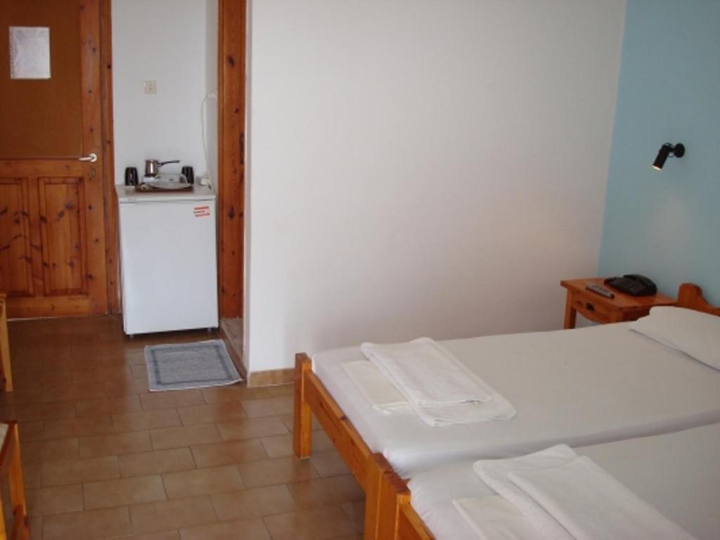 Ethra Hotell Patitírion Rom bilde